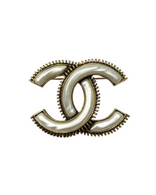 Broche Chanel